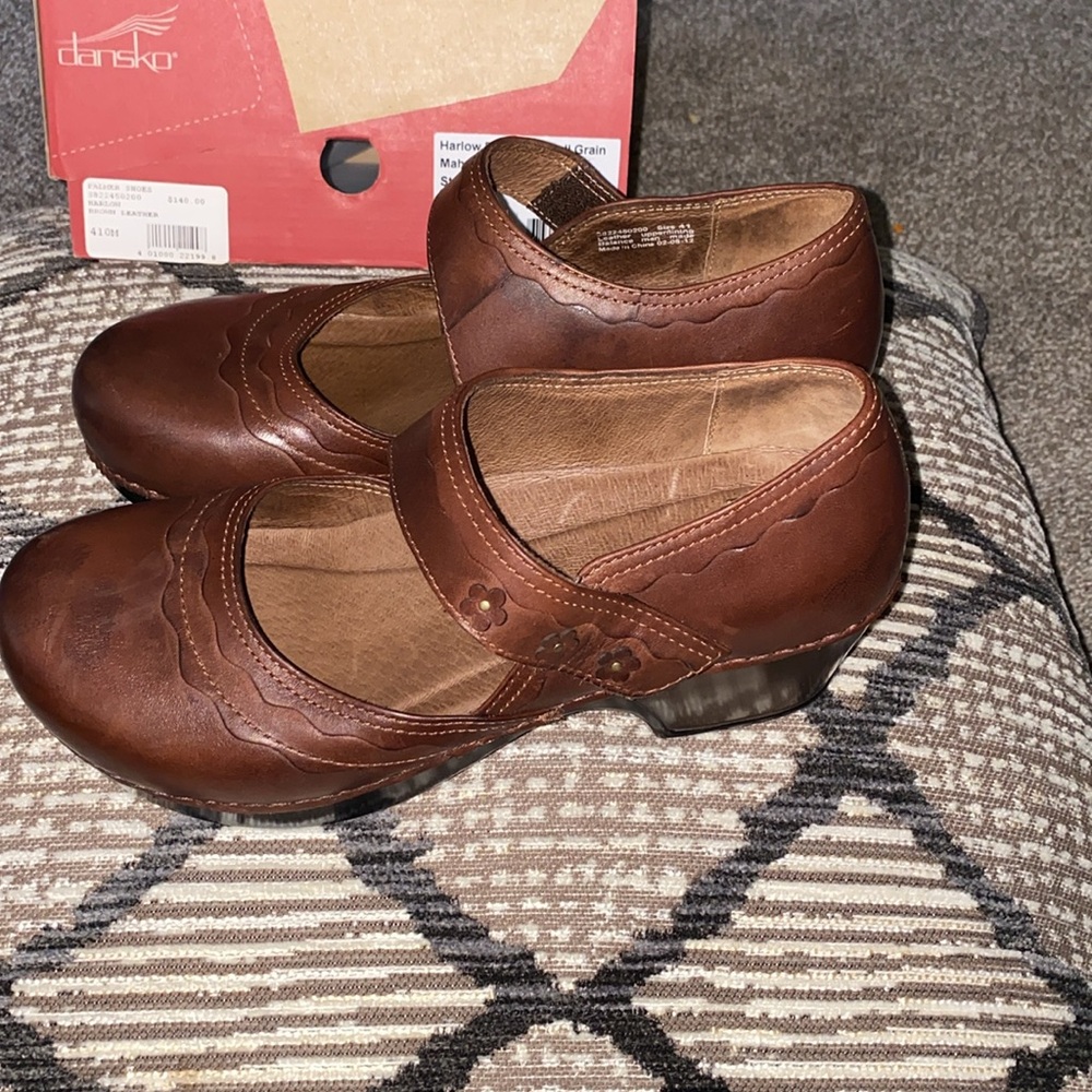 Brand New Harlow Burnished Full Grain Mahogany Dansko